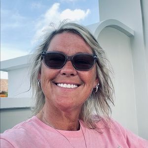 Meet your Posher, Cindy